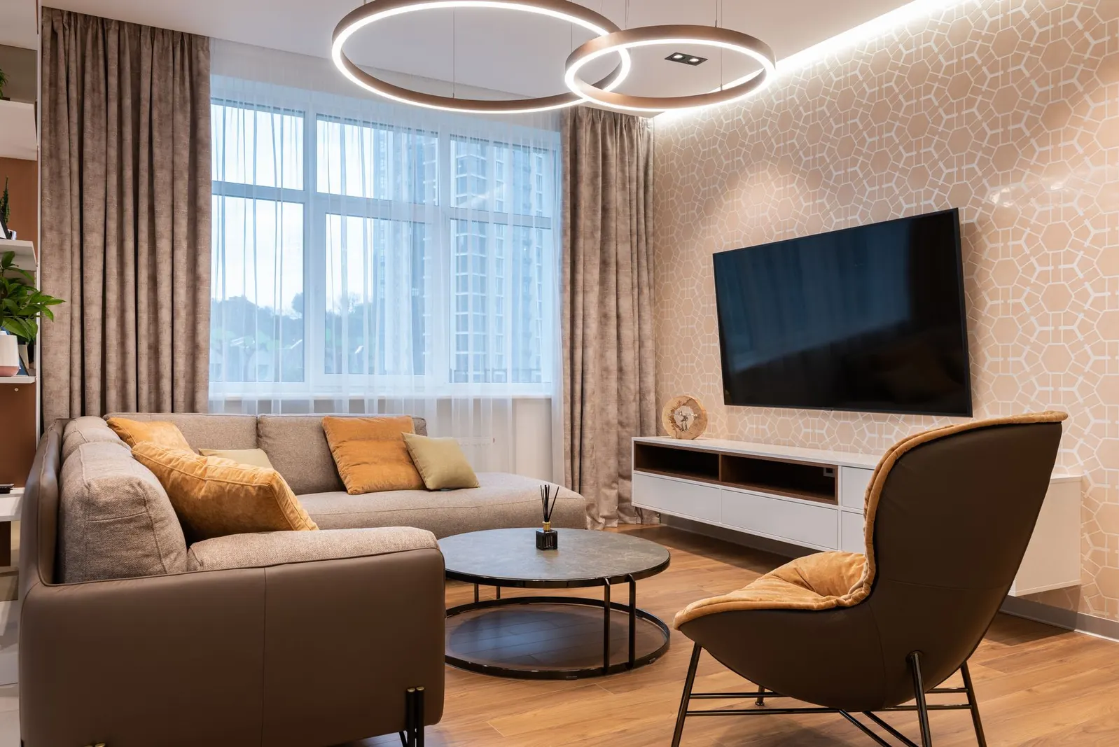 Apartamento 2 dormitórios para locação em Jardim Macedônia, São Paulo — Sala de estar