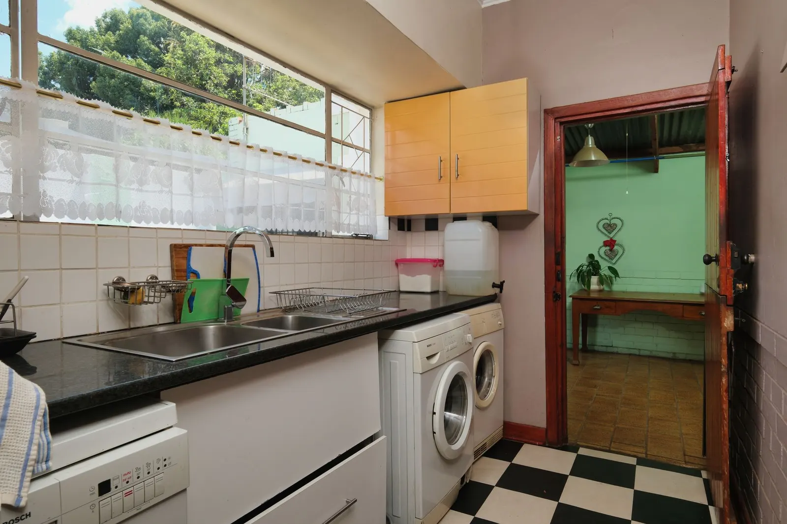 Apartamento 3 dormitórios à venda em Vila Dania Mungo Park, São Paulo — Lavanderia
