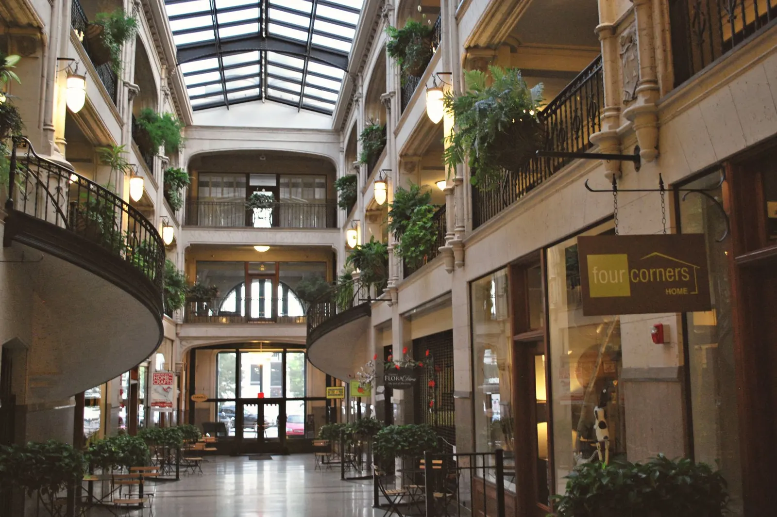 Origem Home — Hall de entrada