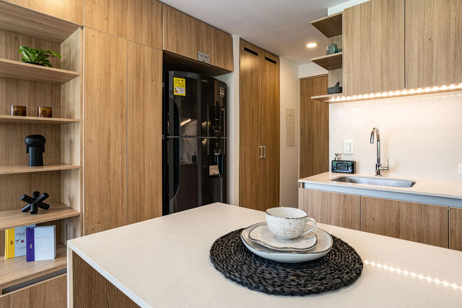 Apartamento 2 dormitórios à venda e para locação em Parque Novo Santo Amaro, São Paulo — Sala de estar