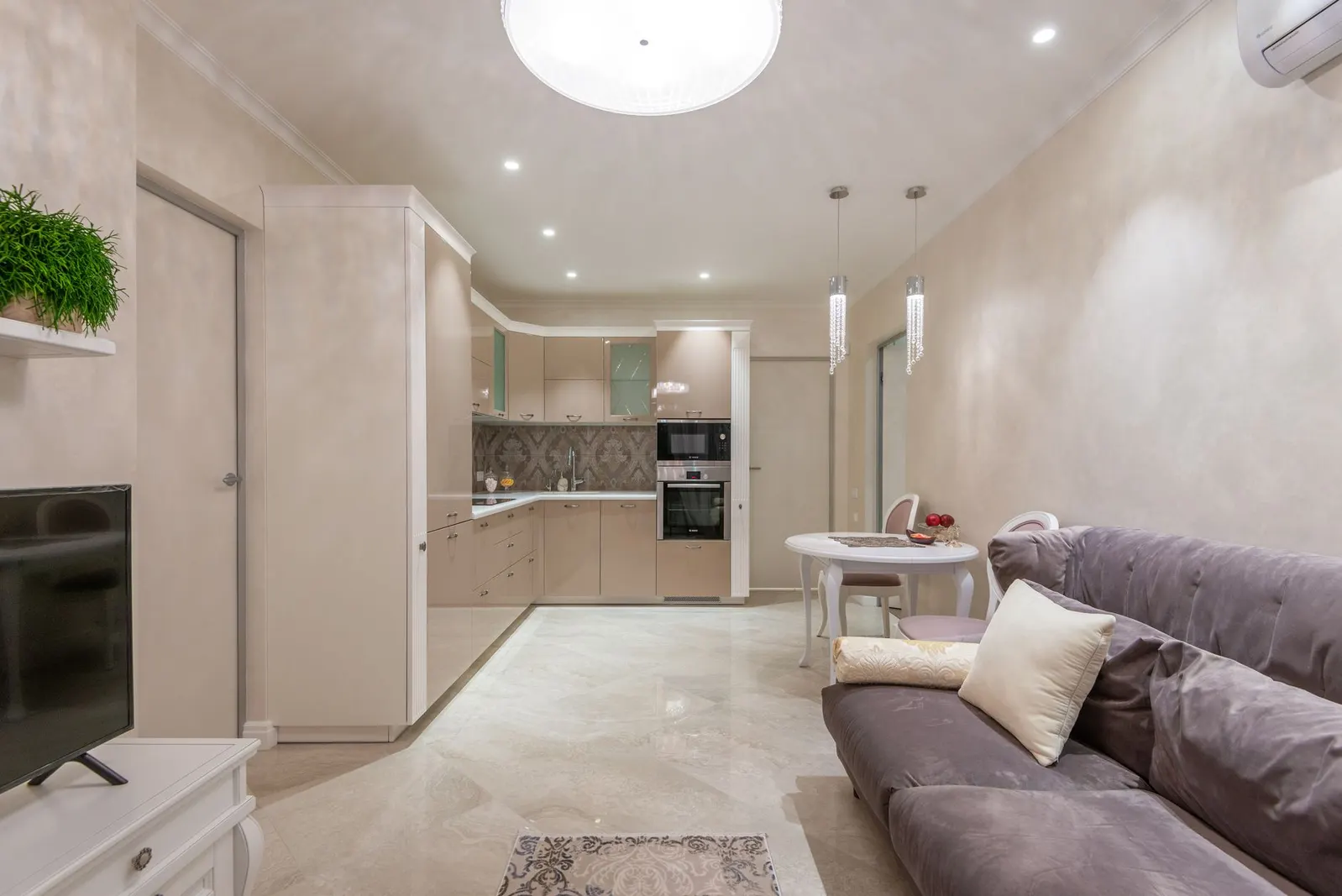 Apartamento 4 dormitórios à venda em Inferninho, São Paulo — Sala de estar