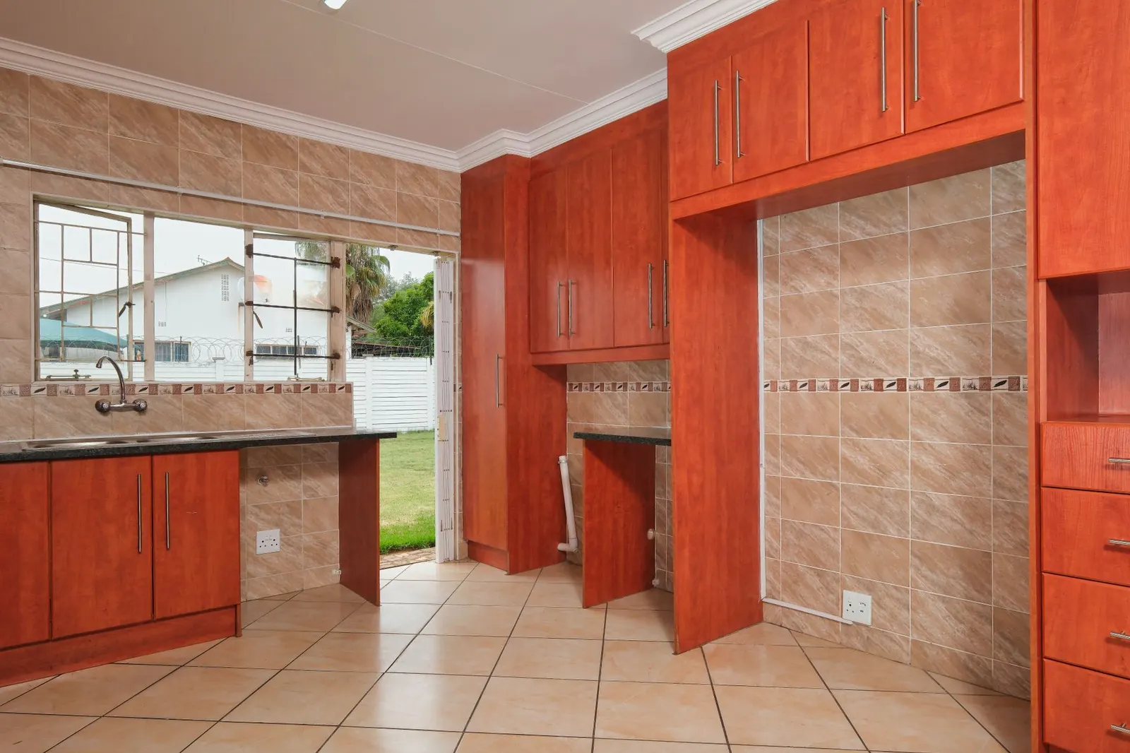 Casa 2 dormitórios para locação em Parque Novo Santo Amaro, São Paulo — Cozinha