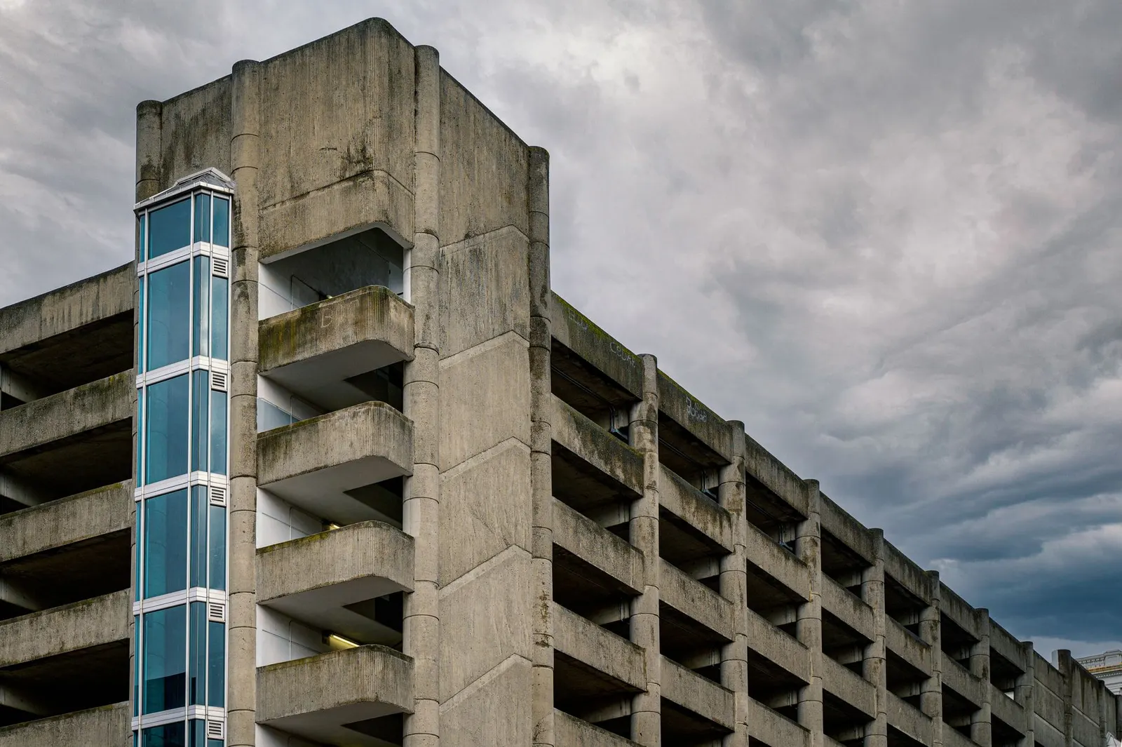 Praça Viva Residence — Garagem