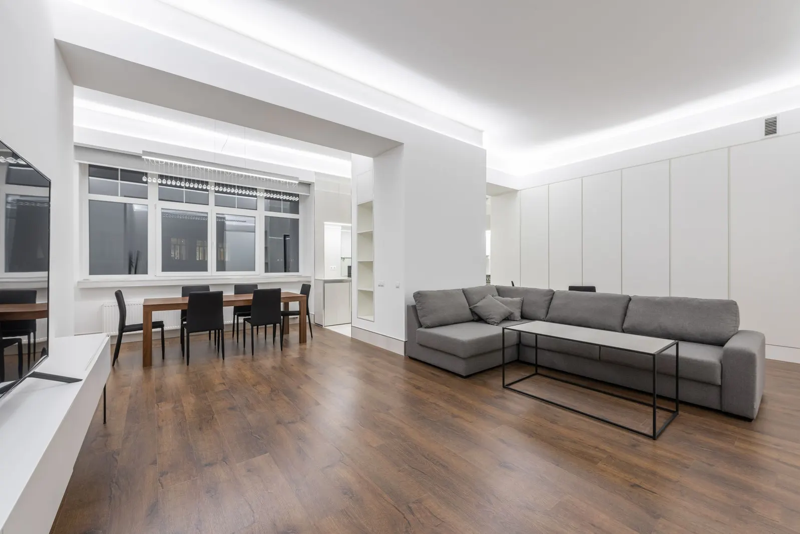 Studio para locação em Vila Nova Galvão I, São Paulo — Sala de estar