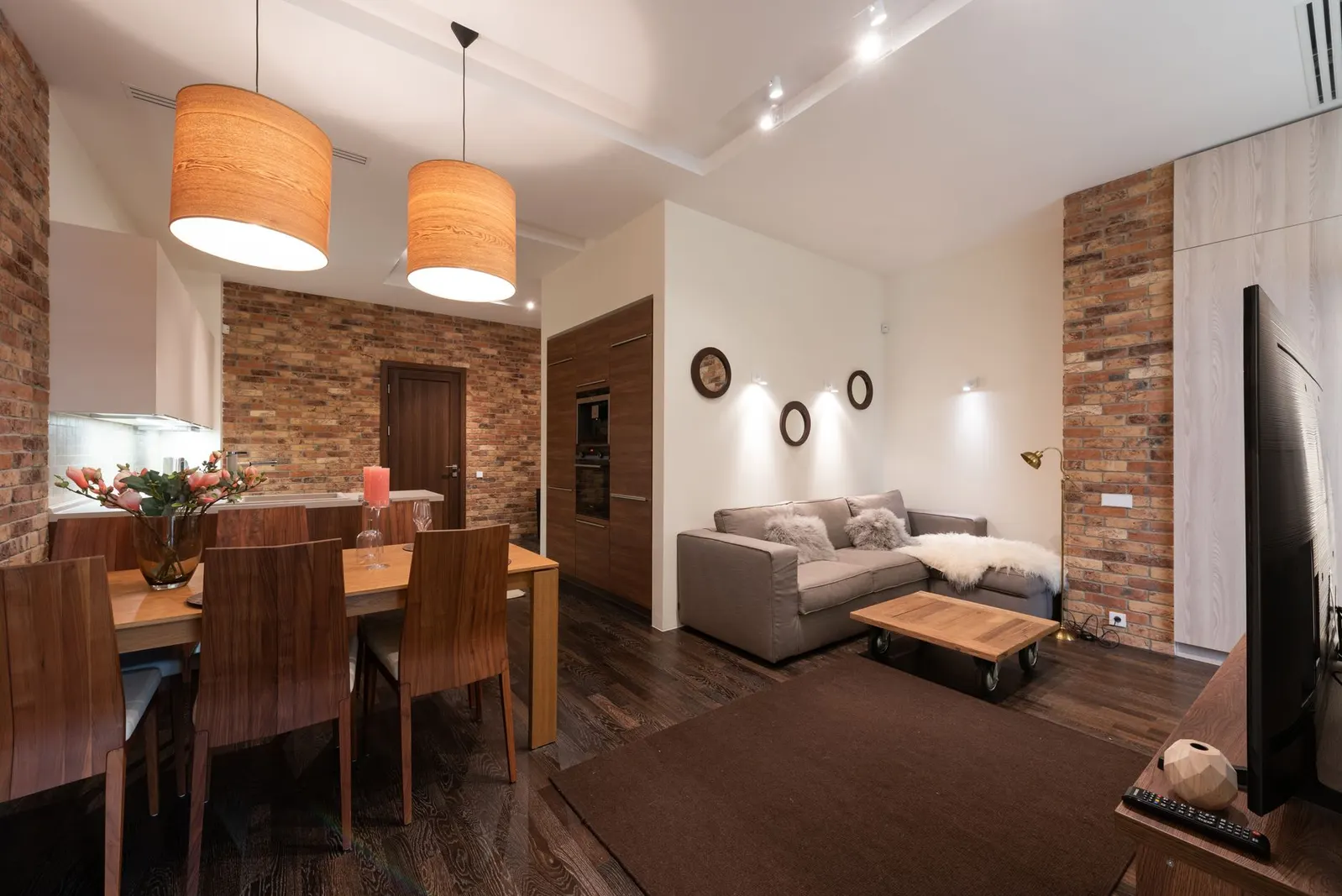 Studio à venda e para locação em Jardim Rodolfo Pirani III, São Paulo — Sala de estar